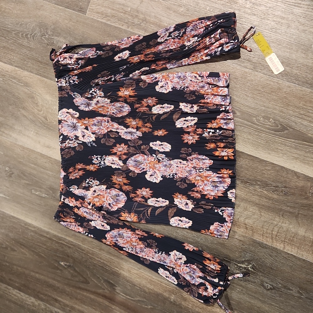 NWT MEDIUM GIANNI BINI BLOUSE